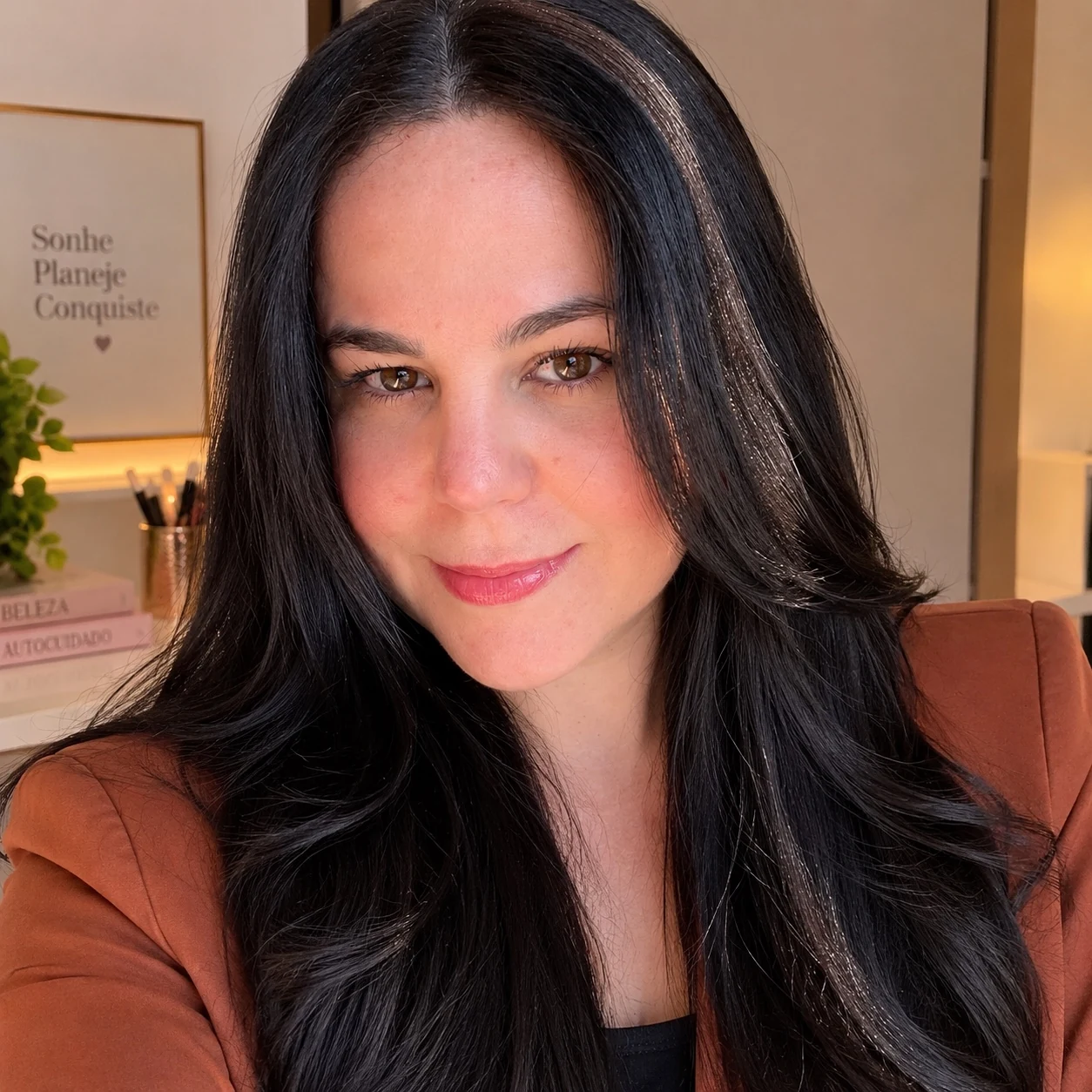 Foto da Polly, criadora do Achados com a Polly